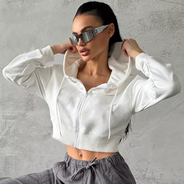 Kvinders cropped hoodie med moderne lynlås og afslappet snit Skovae