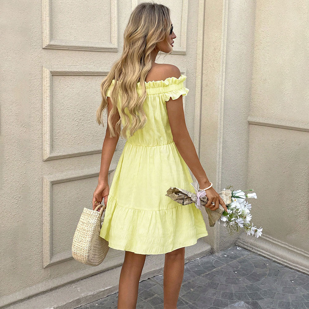 Kvinder kort sommerkjole med legende flæsekanter og off-the-shoulder design Stilla