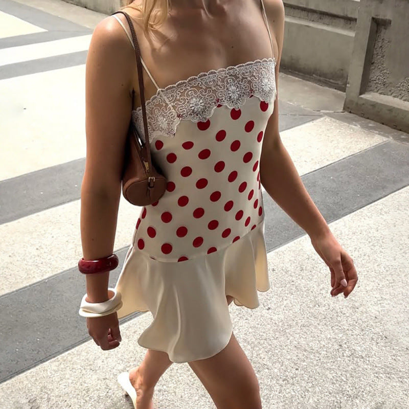 Damen Freizeitchic Minikleid mit bezaubernden Spitzenakzenten und Punkten Skovae