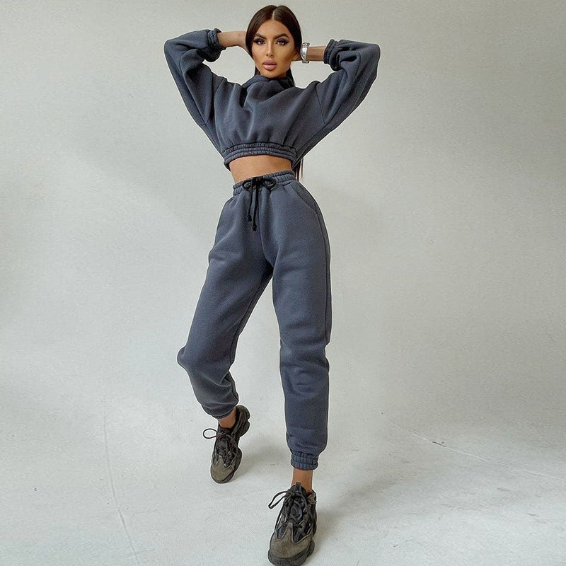 Kvinders sporty cropped sweat sæt med elastisk talje og praktiske lommer Skovae
