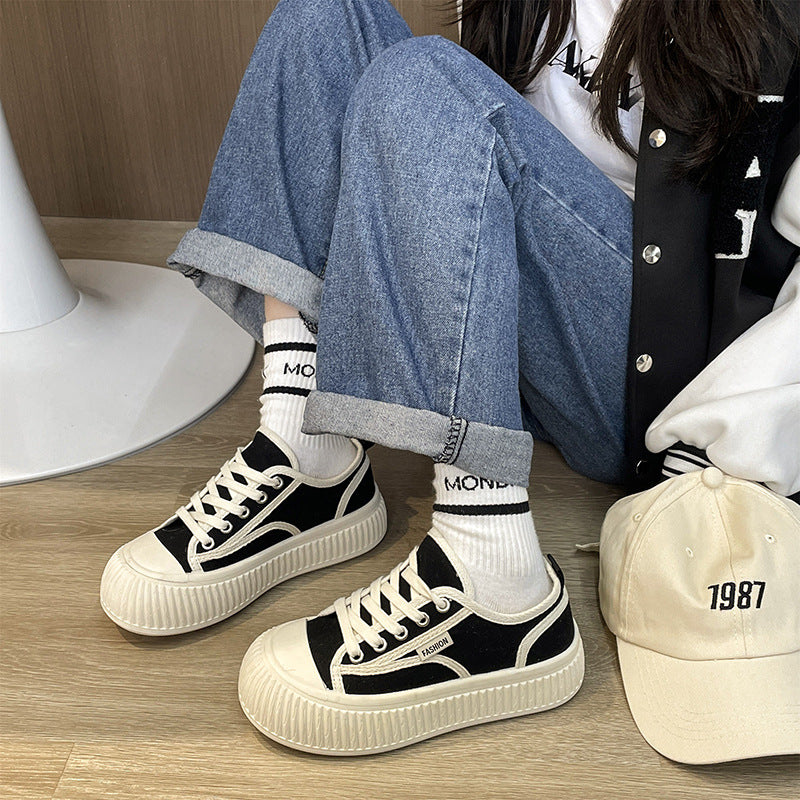 Dame Komfortable Sneakers med tyk skridsikker sål og trendy design Stilla