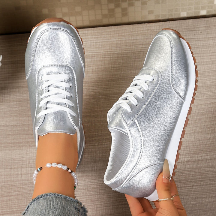 Dame Mode Sneakers i sporty design med glitrende overflade Stilla