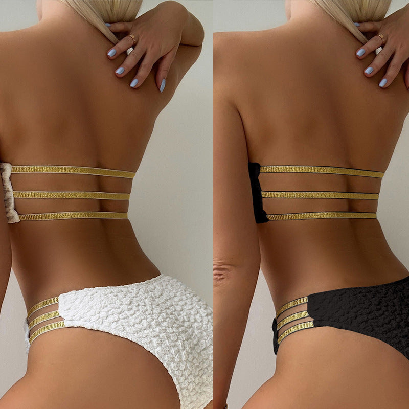 Dame bandeau-bikini med struktureret design og elegante detaljer Skovae