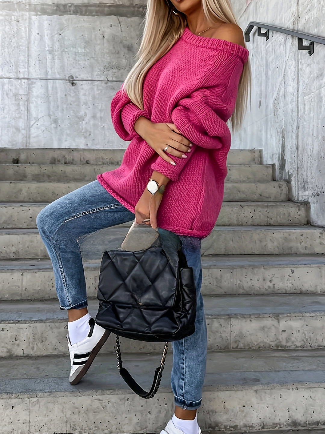 Dame Oversized Off-Shoulder Strikpullover Stilla