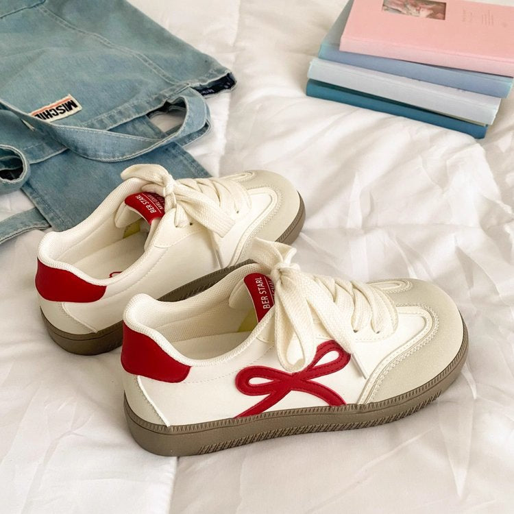 Dame Sneakers i sporty-elegant design med mode accenter Stilla