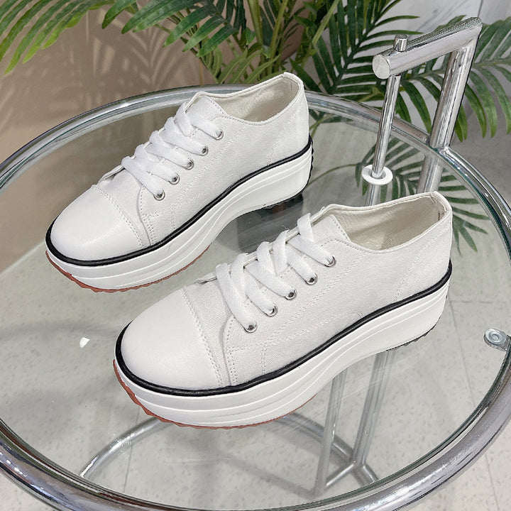 Dame Plateau-sneaker i høj kvalitet af lærred med moderigtigt kontrastdesign Stilla