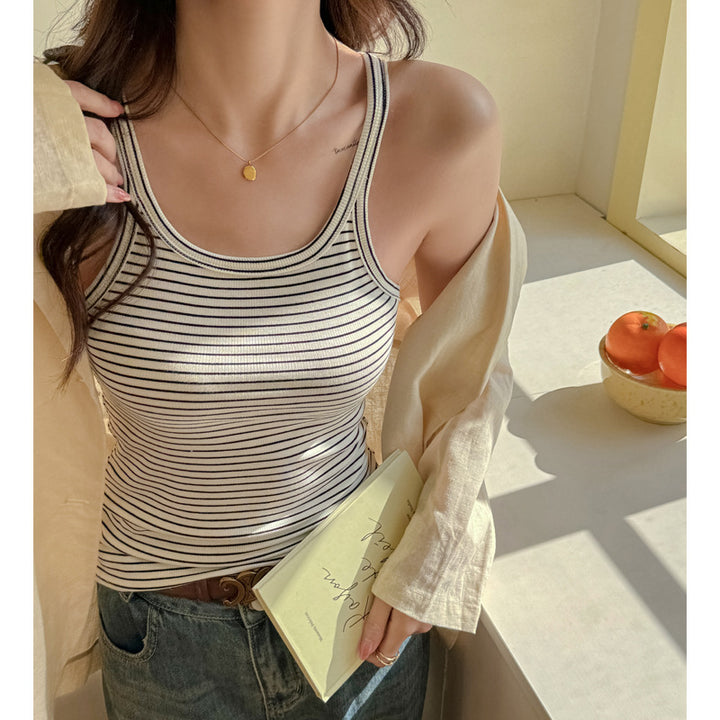 Dame Rund hals tanktop i elastisk stribet stof med figursyet snit Stilla