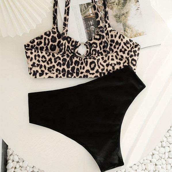 Dame bikini sæt med moderigtig leopardprint og flatterende snit Stilla