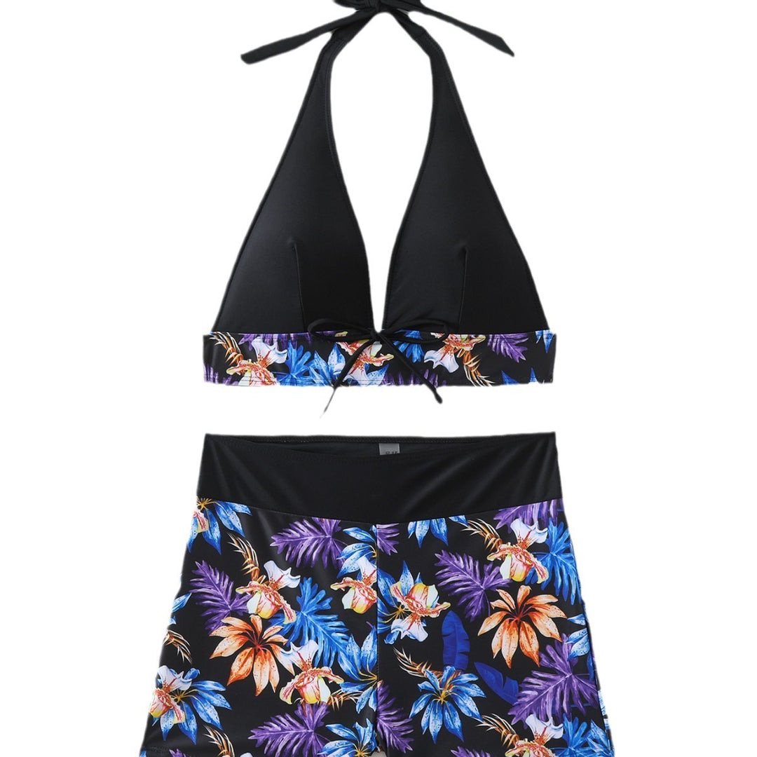 Dame bikini-sæt med blomstret bandeau-overdel og sportslige shorts Stilla