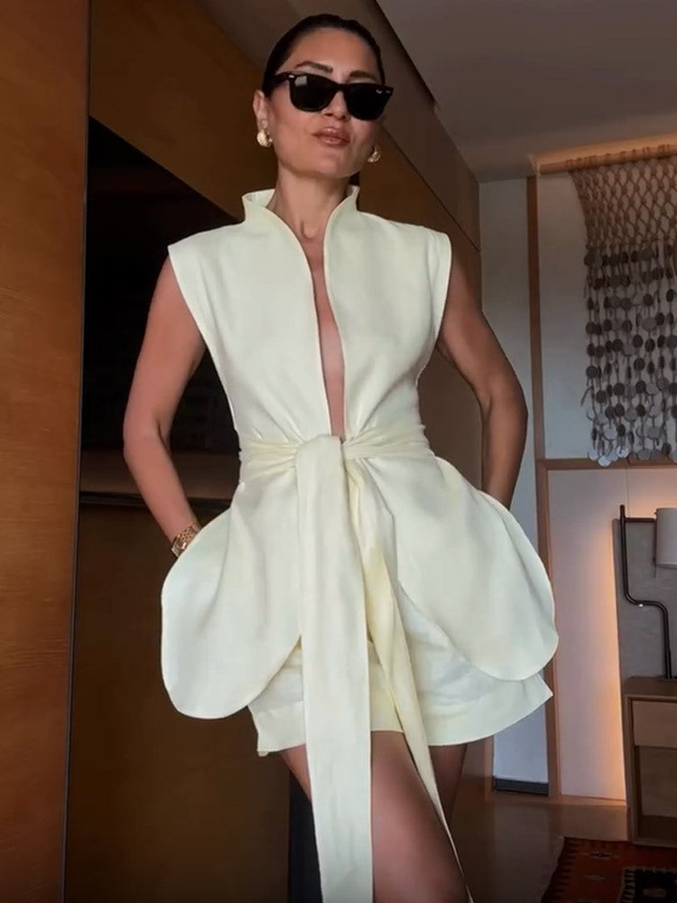 Dame jumpsuit med elegant indpakningsdesign og oversize lommer Stilla