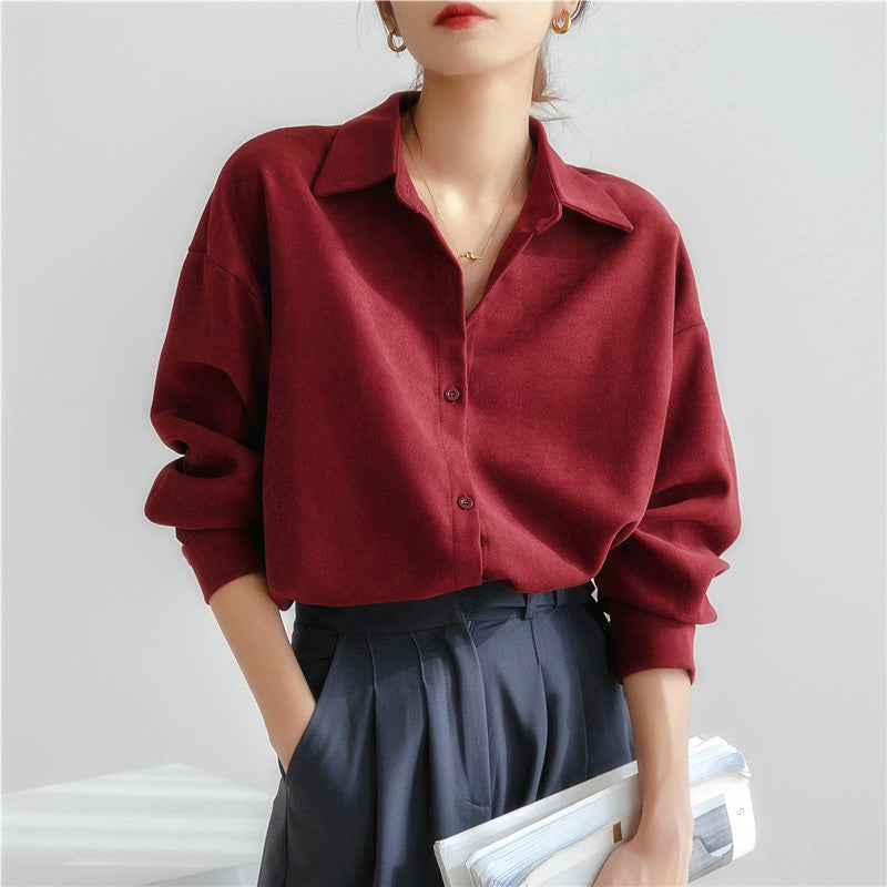 Kvinders oversized bluse med elegant krave og afslappet pasform Stilla