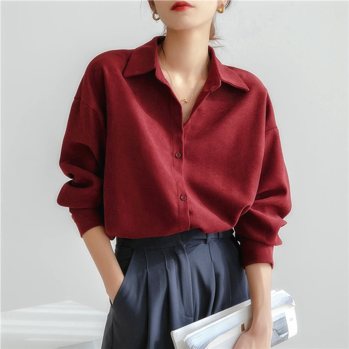 Kvinders oversized bluse med elegant krave og afslappet pasform Stilla