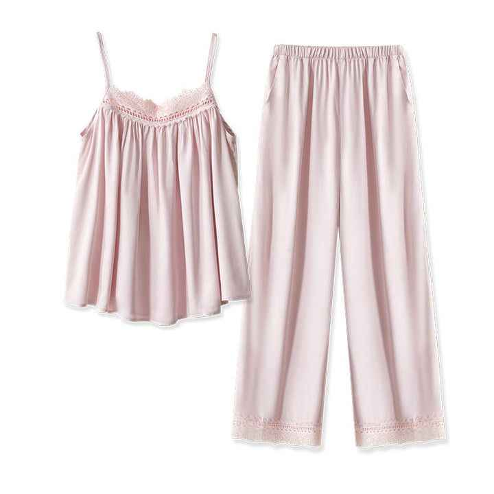 Dame Pyjamasæt med elegant blondedetalje og løs pasform Stilla