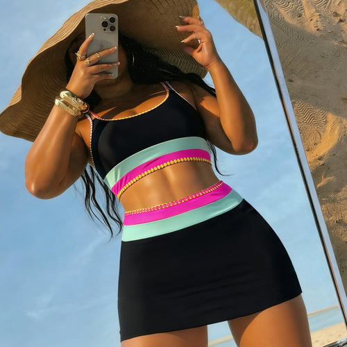 Dame bikini kjole med moderne cut-out og farverige accenter Skovae