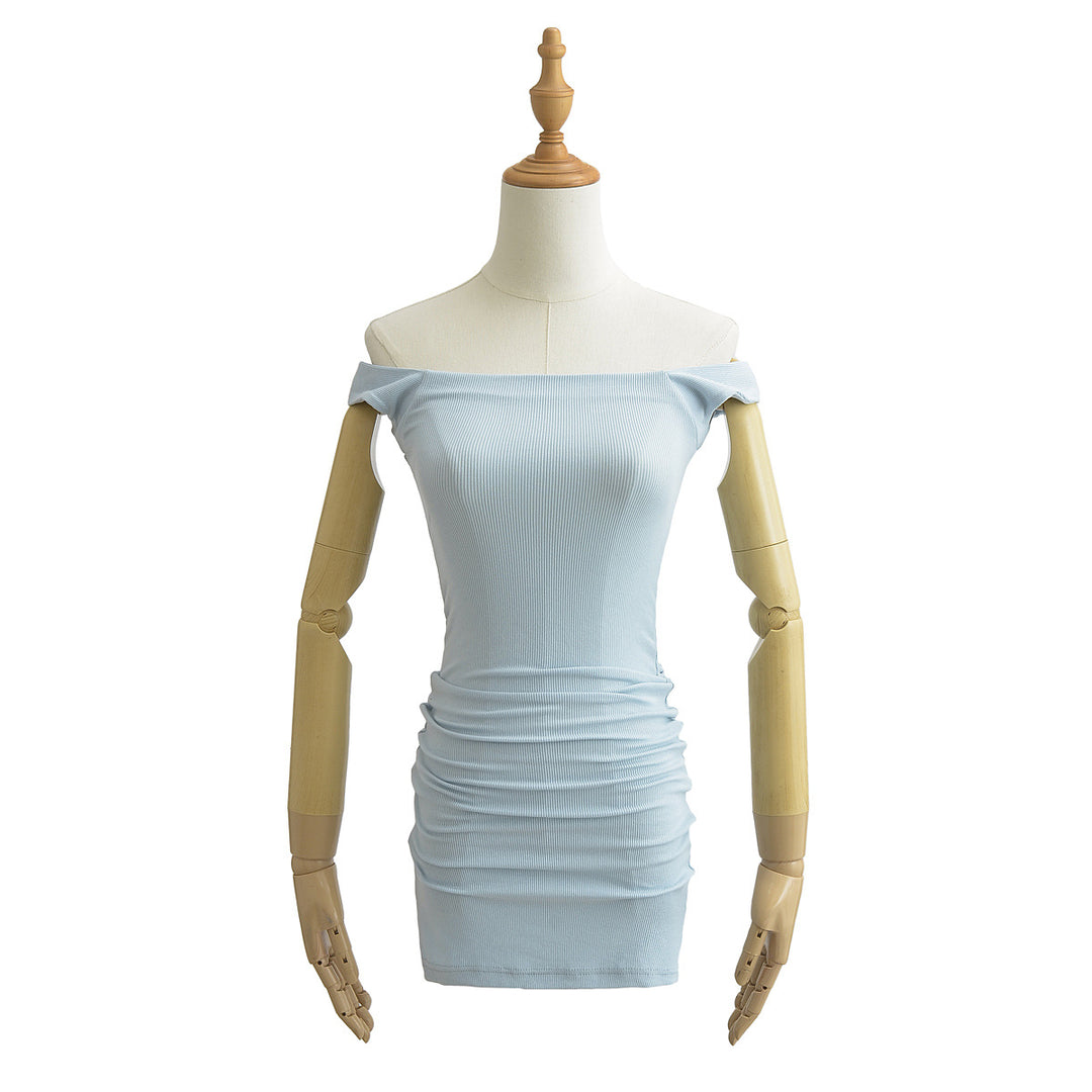 Dame tætsiddende Midi-kjole med off-shoulder design og fin ribstruktur Stilla
