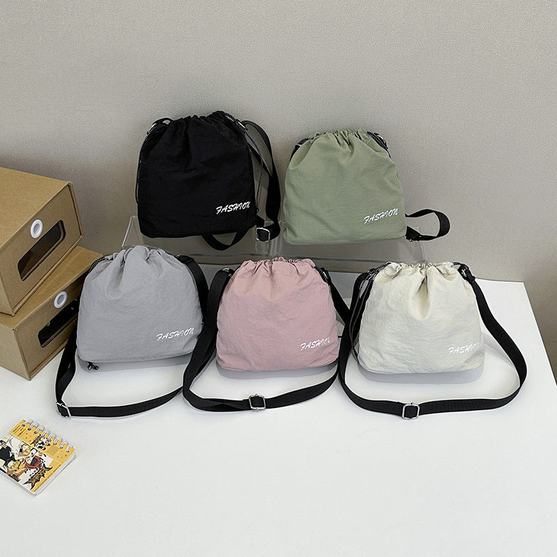Femme Alsidig Snørebånd Bucket Bag Stilla