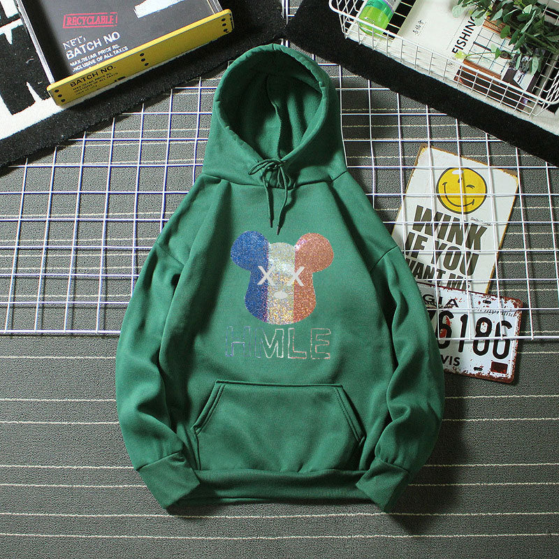 Kvinders hoodie med kunstnerisk bjørnemotiv Skovae