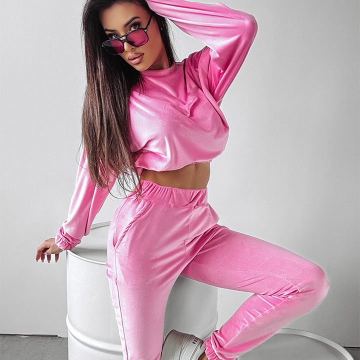 Kvinders sporty loungewear sæt med cropped top og elastiske bukser Skovae