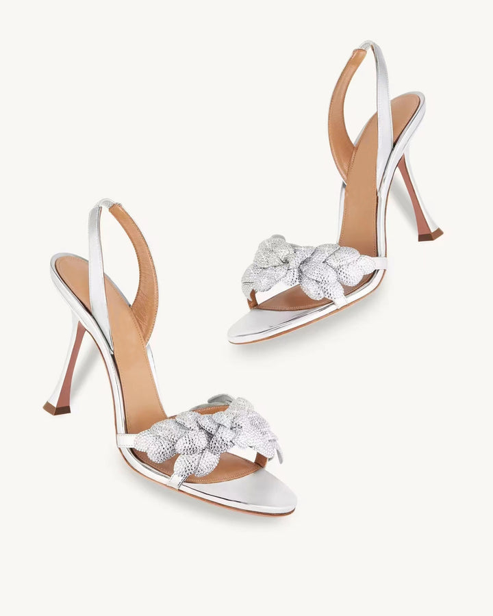 Femme elegante Slingback-hæle med flettede satin-detaljer Stilla