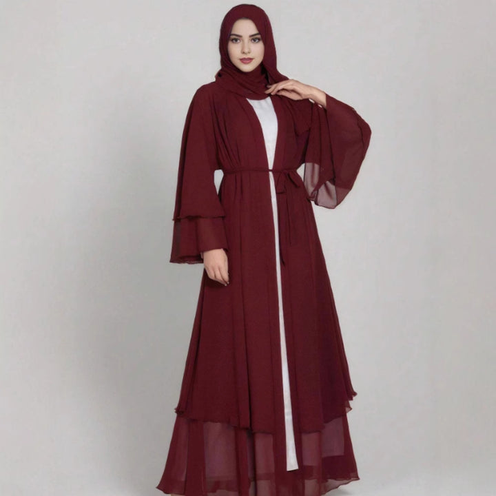 Dame bred Abaya med elegante svævende ærmer og bølgende fald Stilla