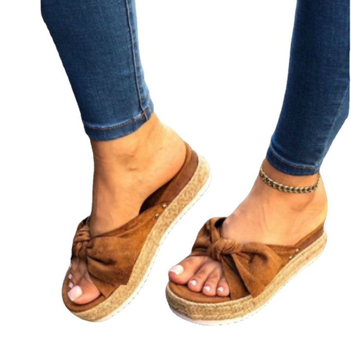 Dame komfortable sommer-sandaler med flettet design og moderne sløjfeakkent Stilla