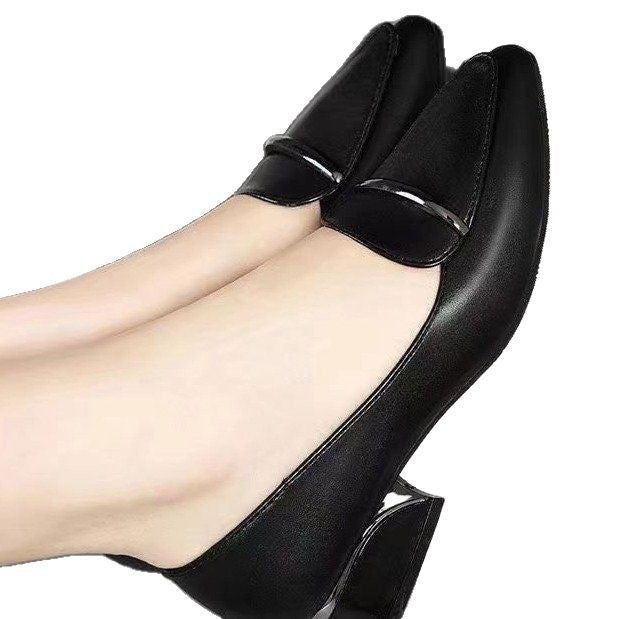 Dame elegante pumps med spids tåområde og mode spænde accent Stilla