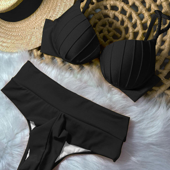 Dame bikini-sæt med innovativt materiale og stilfulde folder Stilla