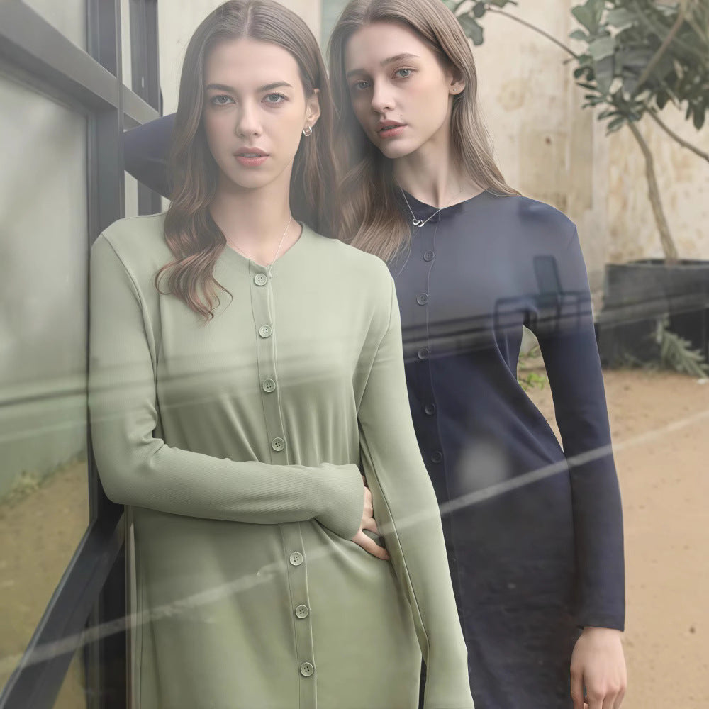 Dame langærmet kjole med gennemgående knaplukning og elegante detaljer Stilla