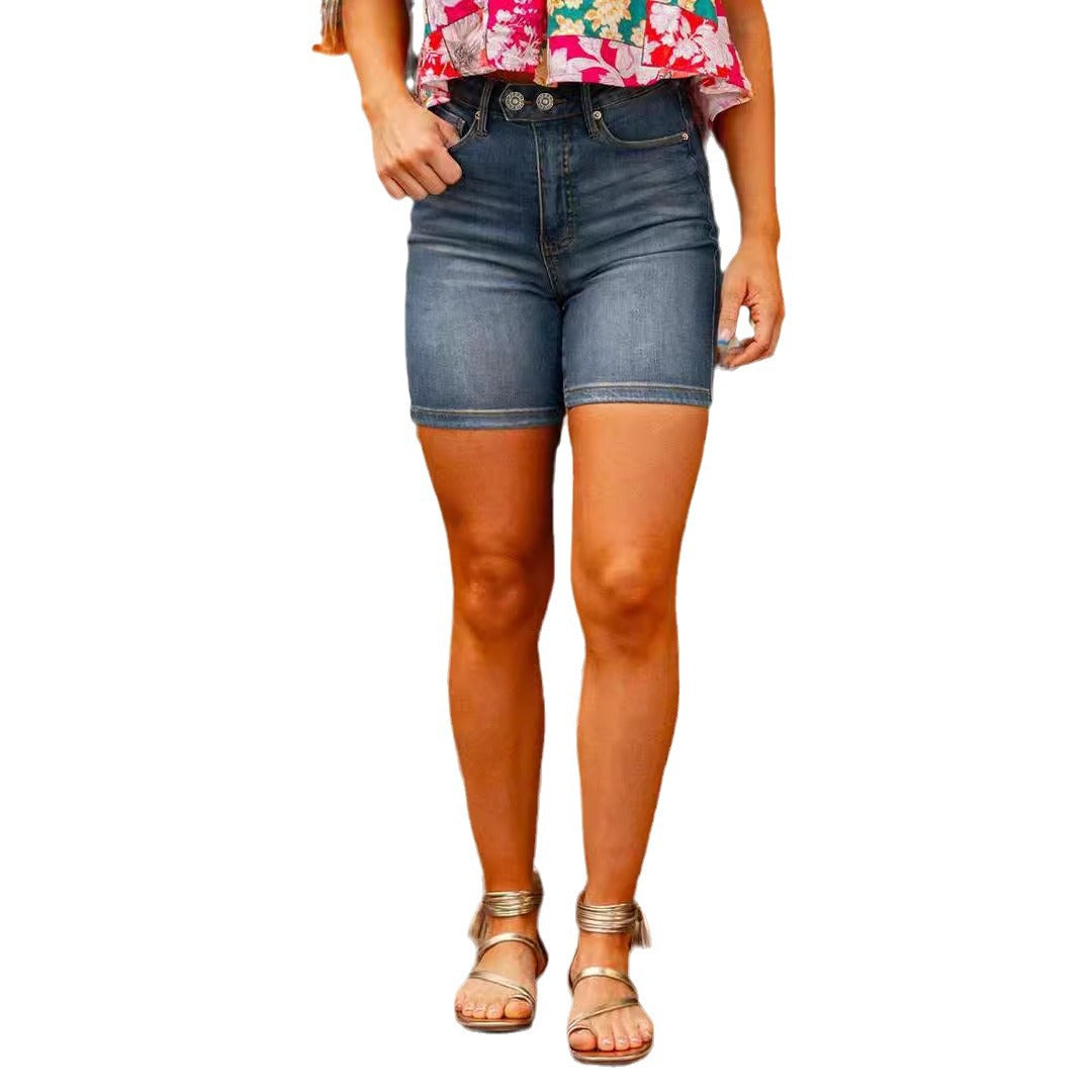 Dame sommerlige denim-shorts med høj talje og dekorative knapper Stilla