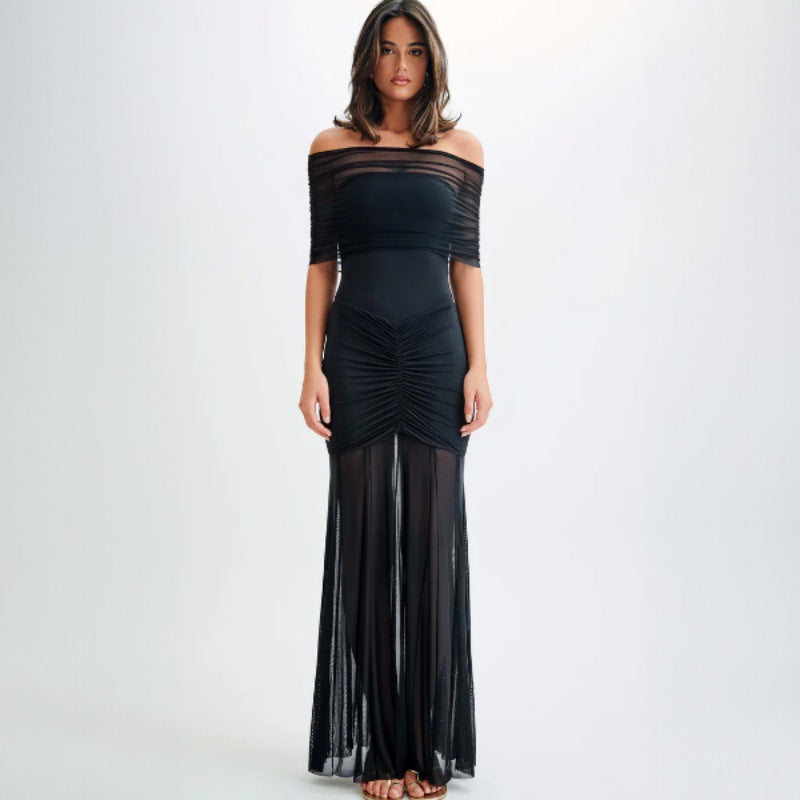 Dame Elegant Taillet Maxikjole med Off-Shoulder Design og Flæsedetaljer Stilla