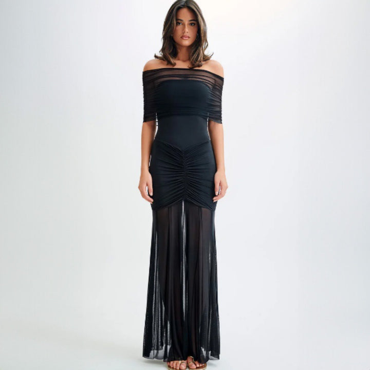 Dame Elegant Taillet Maxikjole med Off-Shoulder Design og Flæsedetaljer Stilla