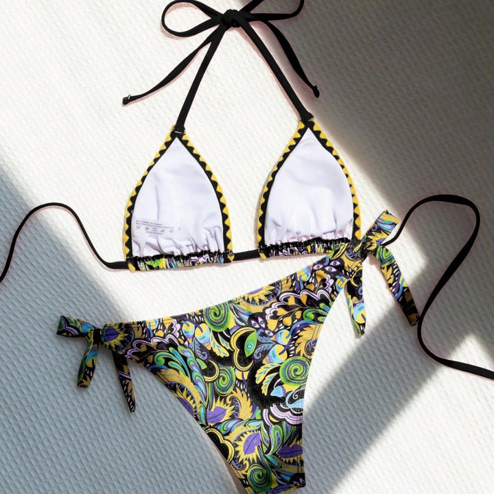 Dame triangel-bikini med farverigt print og justerbare stropper Skovae