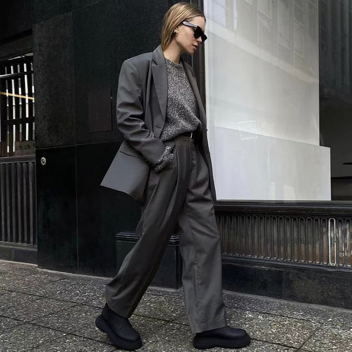 Kvindernes elegante og afslappede blazer med subtile detaljer Stilla