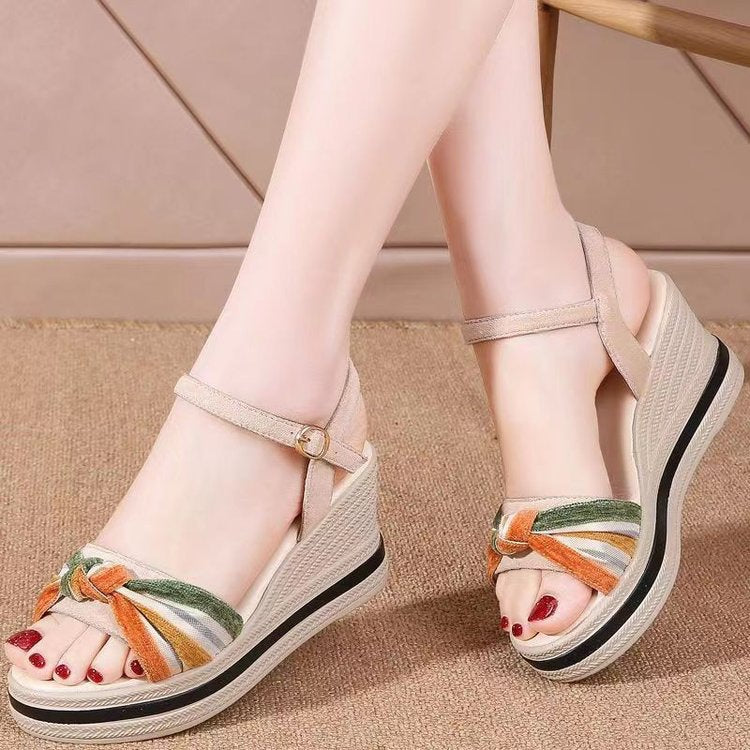 Dame Wedge-sandaler med moderne knude-design og skridsikre såler Stilla
