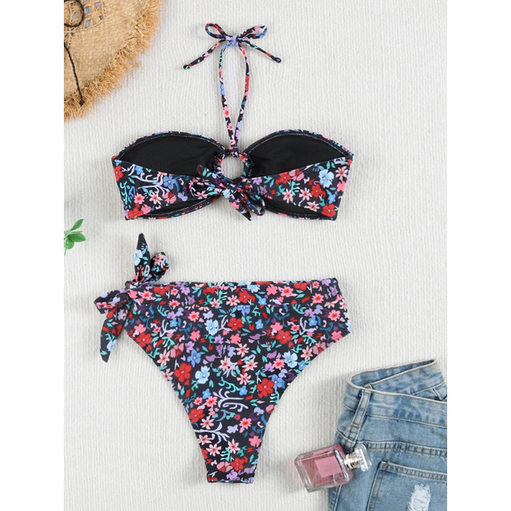 Dame bandeau-bikini med justerbare stropper og kvalitets twist-design Skovae