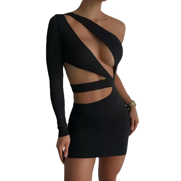 Dame Figurformet Cut-Out Kjole med asymmetrisk Design og lange Ærmer Stilla