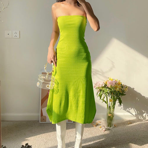 Dame maxikjole med off-shoulder design og figursyet pasform Skovae