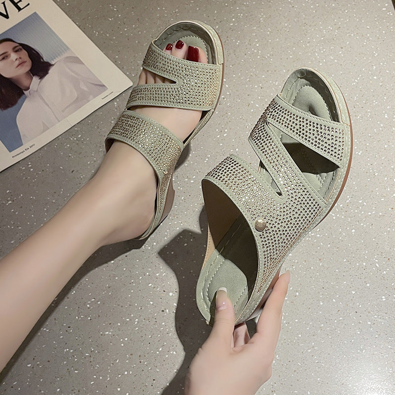 Dame Strass-sandaler med moderne krydsbånd-design og komfortabel indersål Stilla