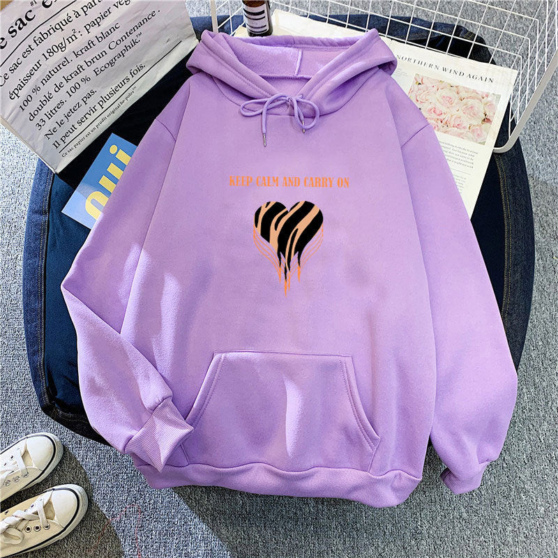 Kvinders hoodie med trendy hjerte design og komfortabel pasform Skovae