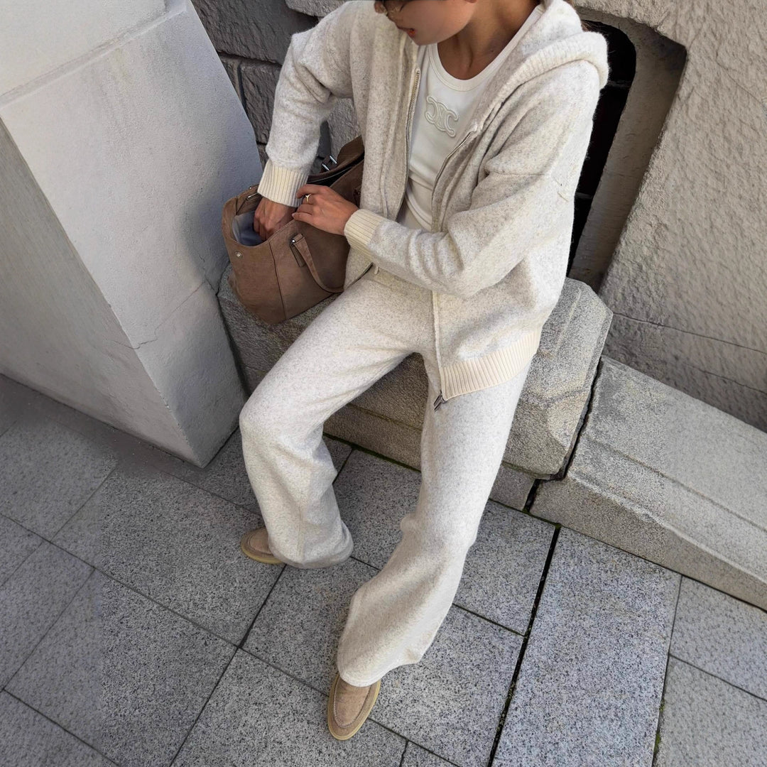 Kvinders hyggelige strikket jumpsuit i en afslappet pasform med lynlås Stilla
