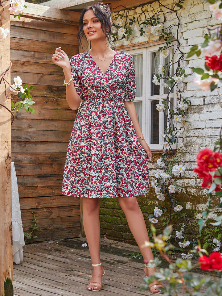 Femme Kortærmet Floral Slyngekjole Stilla