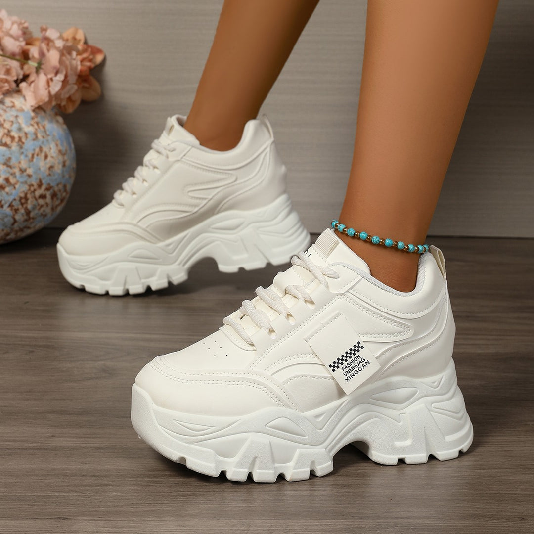 Dame Urbane Retro-Sneakers med markant profil og åndbar overflade Stilla