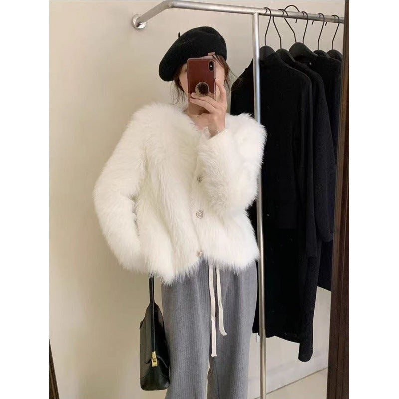 Kvinders fluffy kort jakke med elegante knapdetaljer Stilla