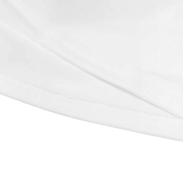 Dame Crop-T-shirt med kreativt motiv og smal pasform Skovae