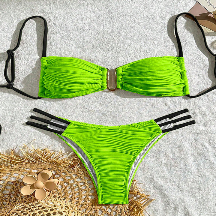 Dame bandeau-bikini med fint flæsedesign og justerbare stropper Skovae