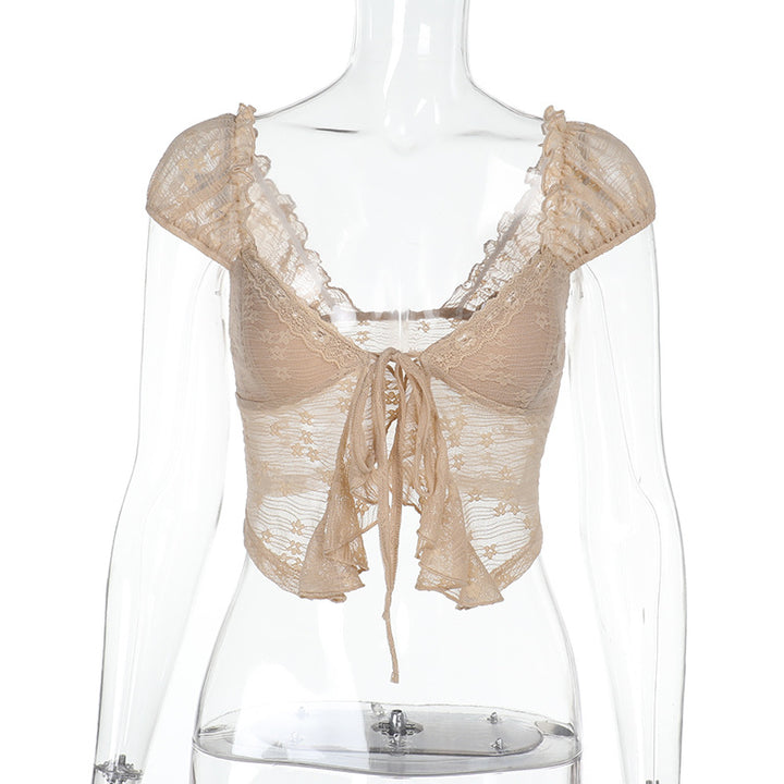 Dame Spids-Crop-Top med romantisk design og sarte flæsedetaljer Skovae