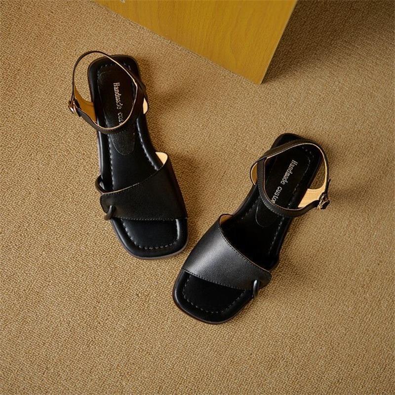 Dame sandaler med elegant remdesign og komfortabel indersål Stilla
