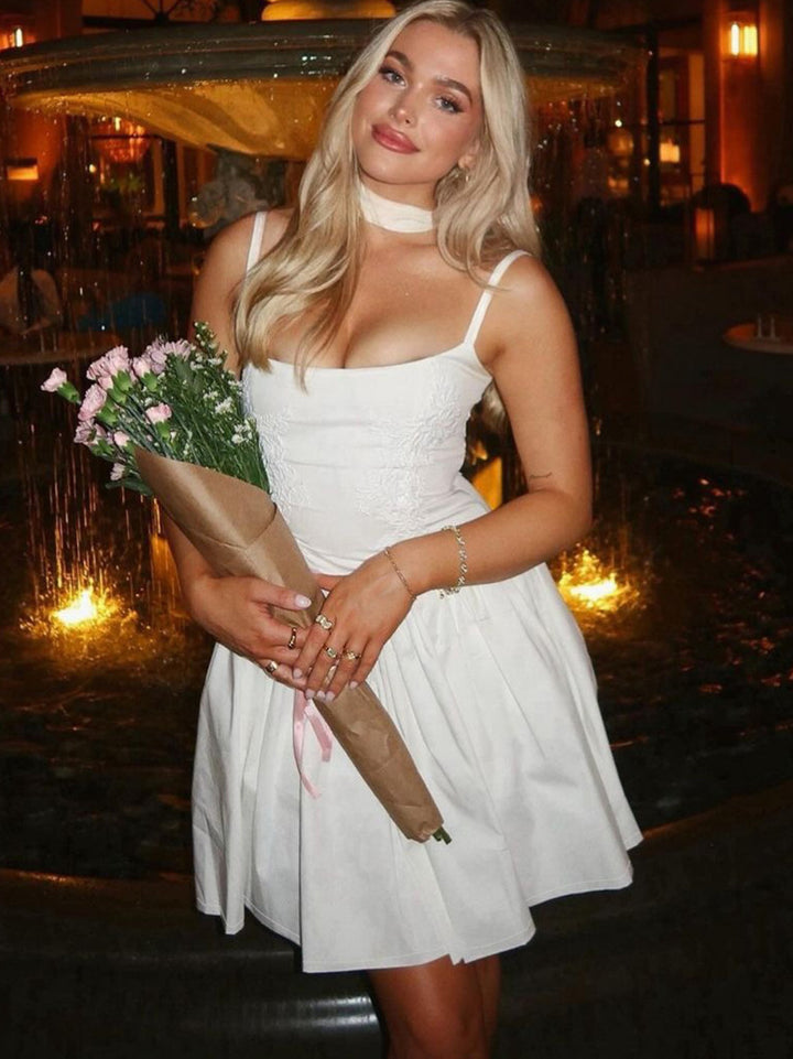 Damer Legesyg kortkjole med blomsterbroderier og luftig skørt Stilla