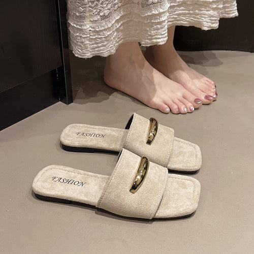 Dame clogs i elegant design med gyldne accenter og blød, skridsikker sål Stilla