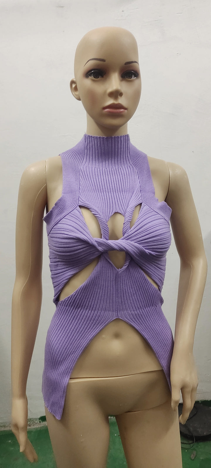 Dame figurtilpasset Cut-Out Top med høj krave Skovae